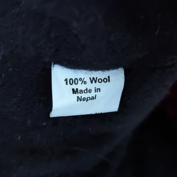 100% wool Nepalese hat with fleece lining - Picture 2 of 9